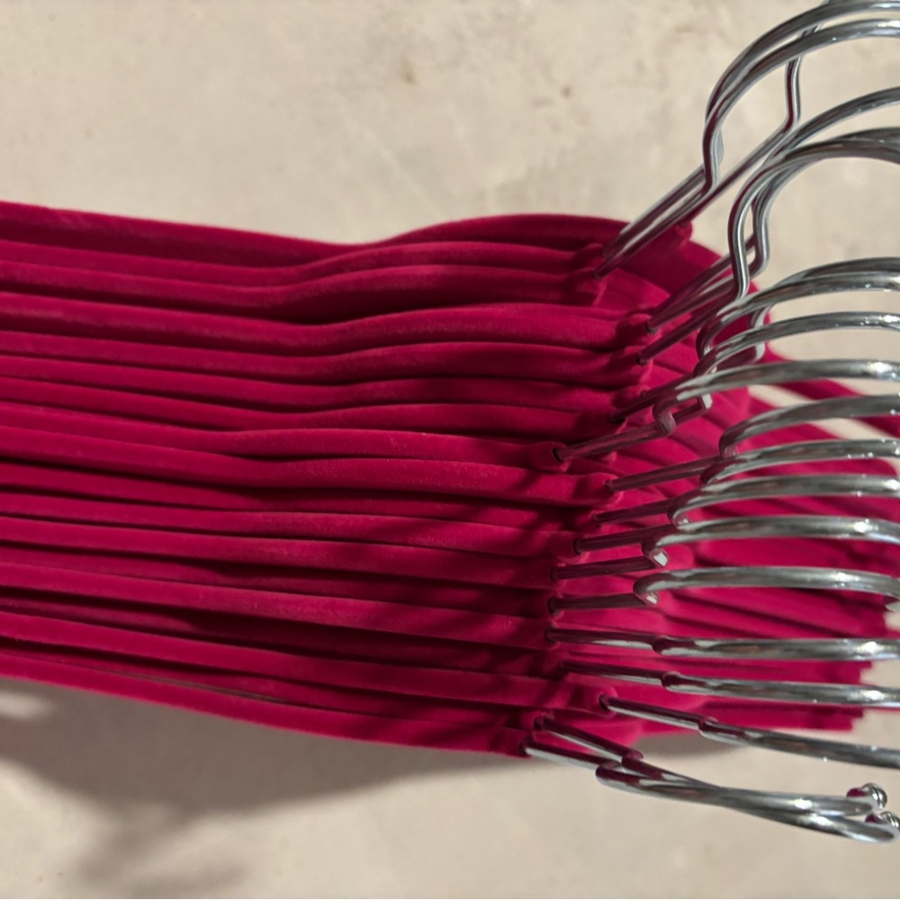 Set of 20 Velvet Non-Slip Hangers - Hot Pink Velveted - Picture 3 of 3